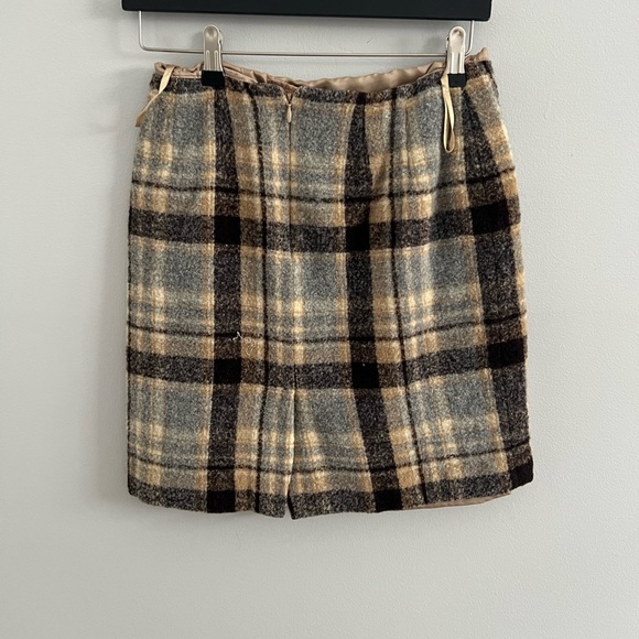 Plaid skirt - Picture 2 of 3